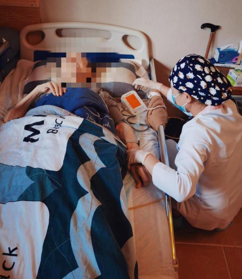 手機(jī)下單，護(hù)理到家！“西安國(guó)際醫(yī)學(xué)中心互聯(lián)網(wǎng)醫(yī)院上門(mén)護(hù)理服務(wù)”歡迎來(lái)約